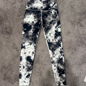 Aqua Athletics Black and White Leggings XS